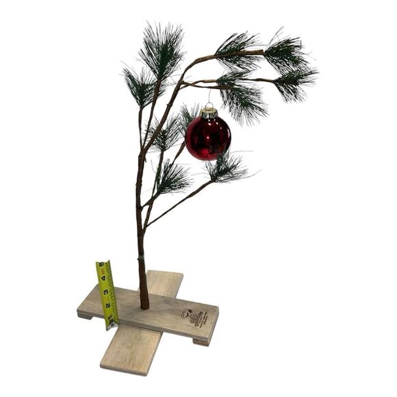 Peanuts Charlie Brown Christmas Tree - Picture 10 of 11